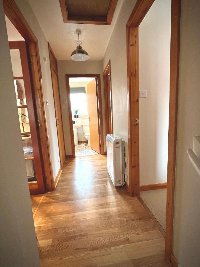 Comfortable, Modern Apartment With Parking. Inverness. Extérieur photo