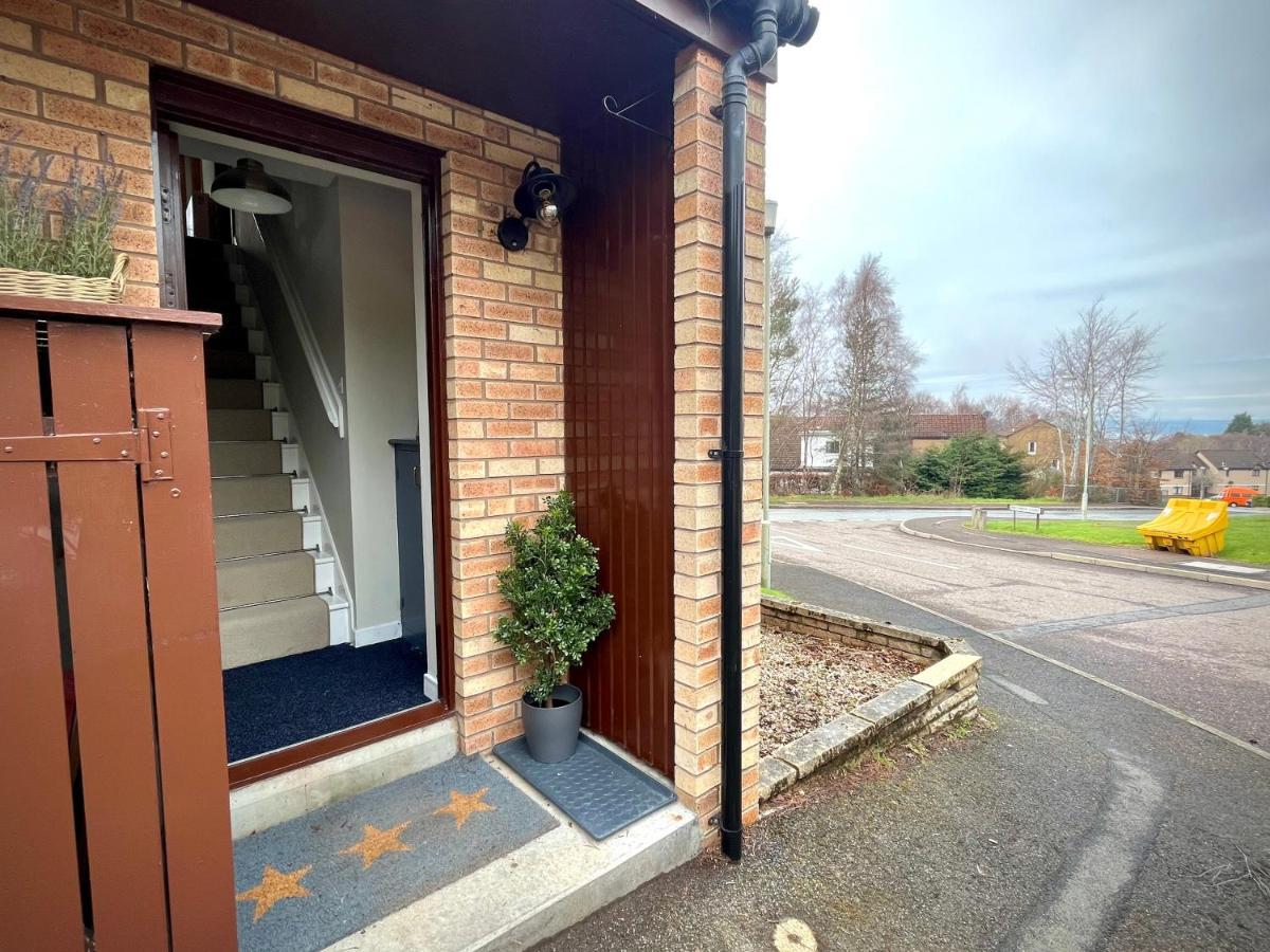 Comfortable, Modern Apartment With Parking. Inverness. Extérieur photo