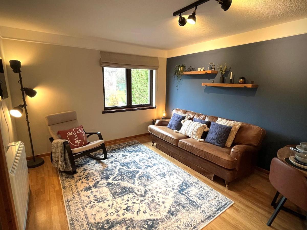 Comfortable, Modern Apartment With Parking. Inverness. Extérieur photo